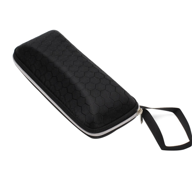 New fashionable square portable EVA zipper sunglasses case, simple and pressure-resistant black diamond-shaped zipper glasses case Application Scenario