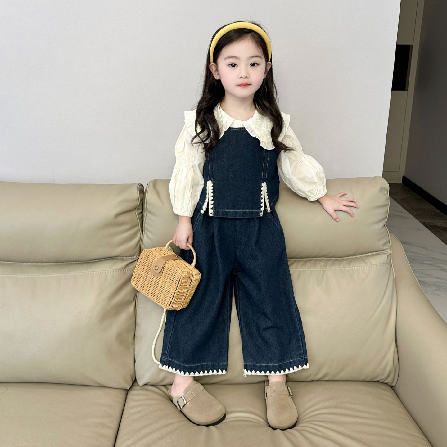 2024 Autumn New Girls Fashion Suit Children's Style Lapel Shirt + Denim Vest Pants Three-Piece Set Application Scenario