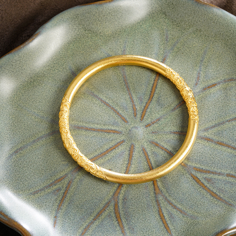 Vietnamese sand gold scroll grass pattern Bauhinia flower bracelet for ladies, long-lasting color, brass simulation ancient method inheritance bracelet jewelry details Picture