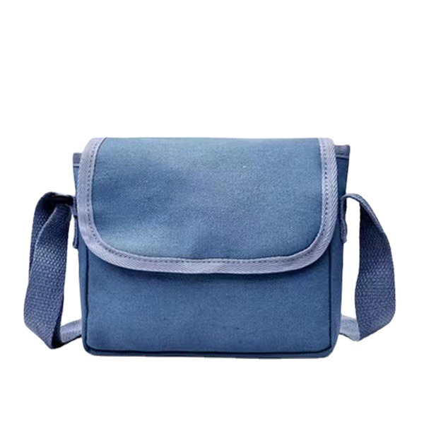 Children's small schoolbags, canvas vintage crossbody bags, Red Army student bags, five-pointed star bags, male and female student travel bags Application Scenario