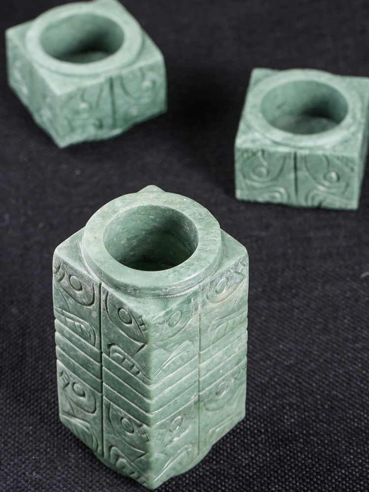 Natural jade cong green jade ornaments original stone nostalgic ornaments Study home living room office desktop offering ornaments Item Picture
