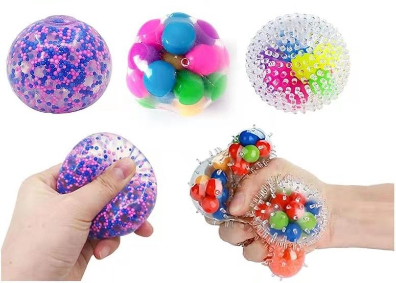 Christmas set venting toy Squeeze pod small noodles Lala a retractable pipe squeeze discoloration venting pineapple