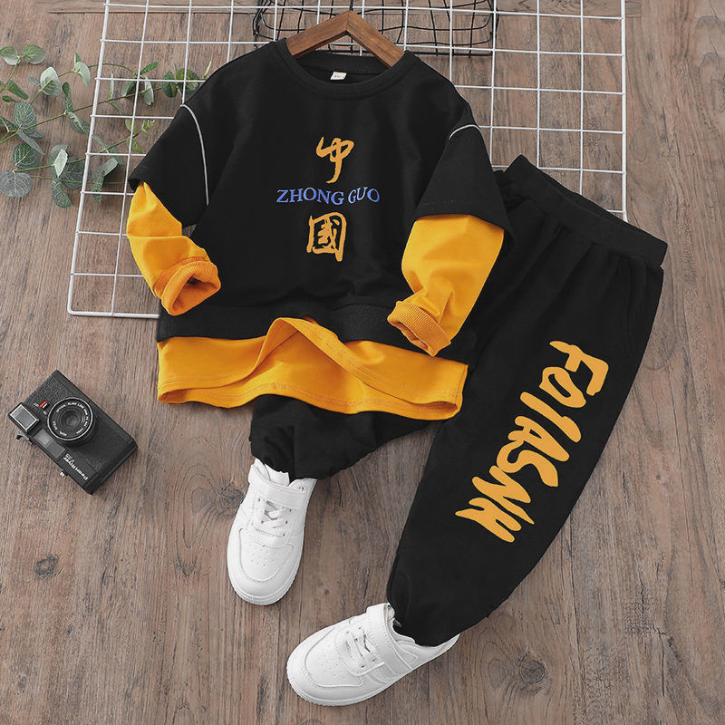 The new trendy and stylish two-piece Korean-style sporty sweatshirt set for men and boys in autumn and winter details Picture