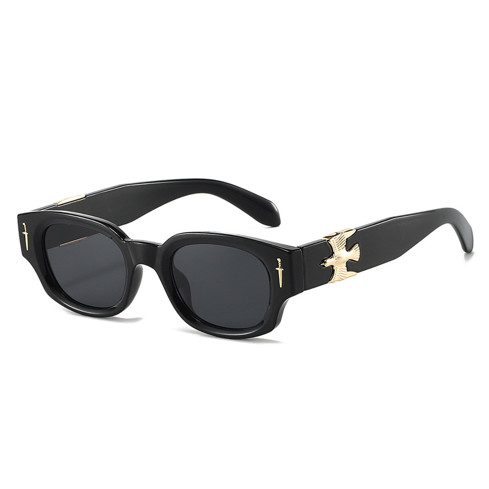 The new cross-border square-framed sunglasses for 2024 feature European and American individual elements, such as swords and eagles, and are fashionable metal sunglasses for men
