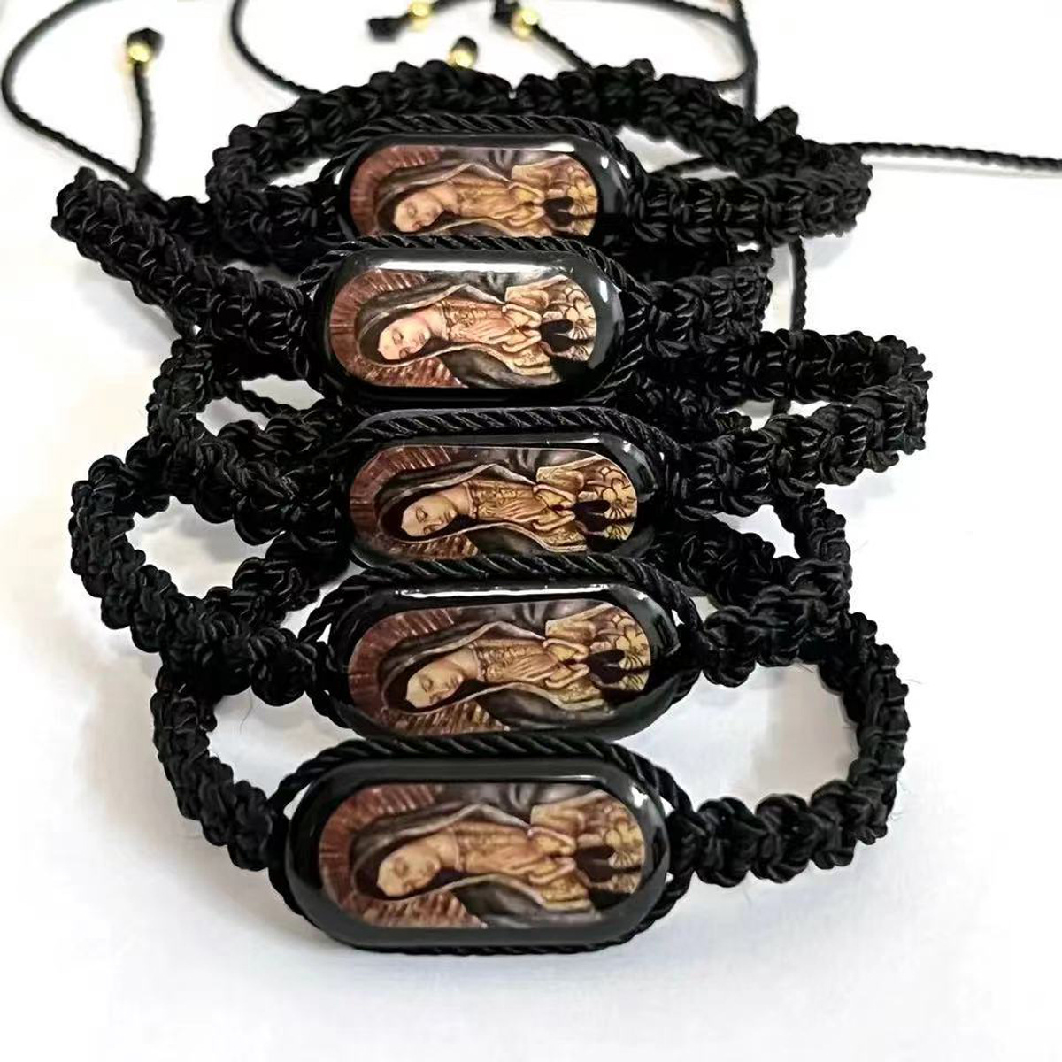 Amazon cross-border best-selling oval-shaped wooden oil-dripping Virgin Mary woven bracelet details Picture