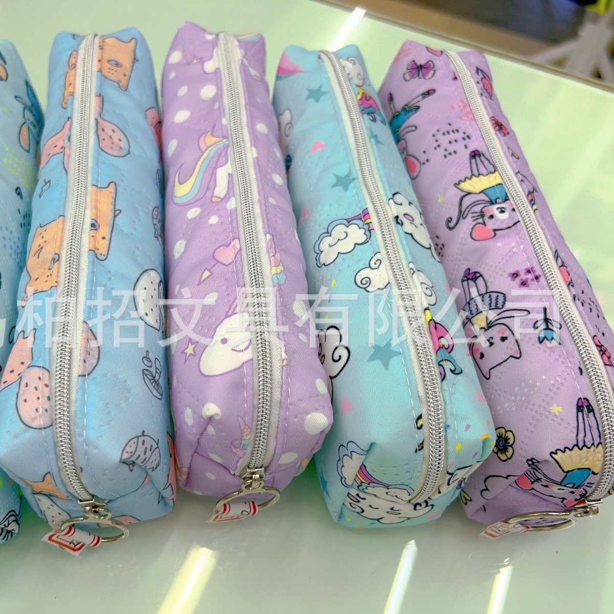 Factory direct sales of original new fashionable cotton fabric storage high appearance level simple ins pen cases for primary and secondary school students