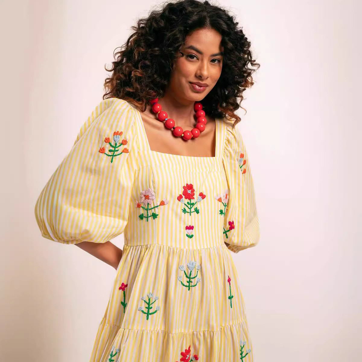Amazon's new autumn collection of European and American style puffed-sleeve embroidered square collar long skirt beach vacation dress for women Application Scenario
