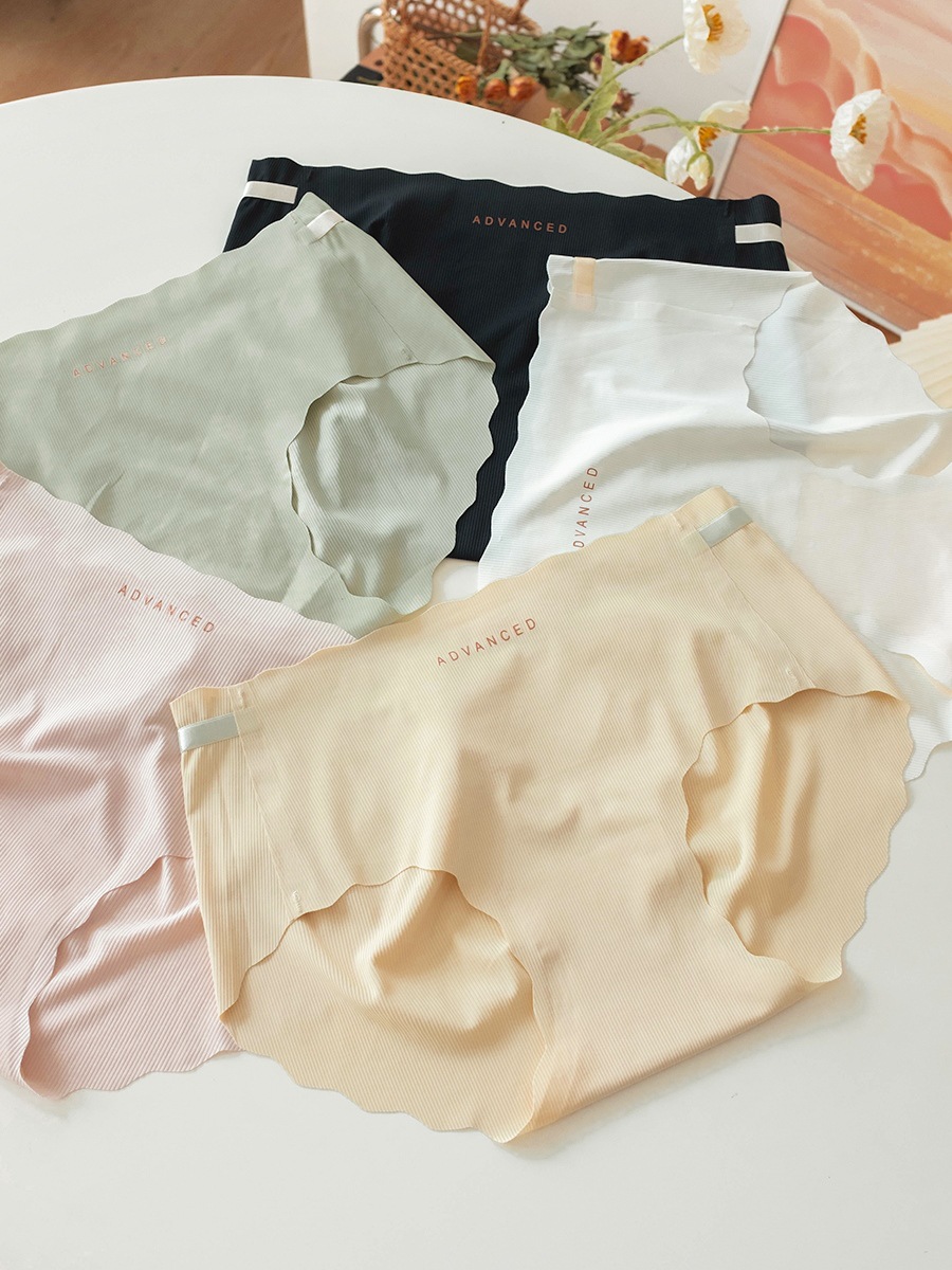 Silky nude feel ~ Summer women's thin summer underwear, women's ice silk peachy buttocks breathable, sweet girl's style waist Item Picture