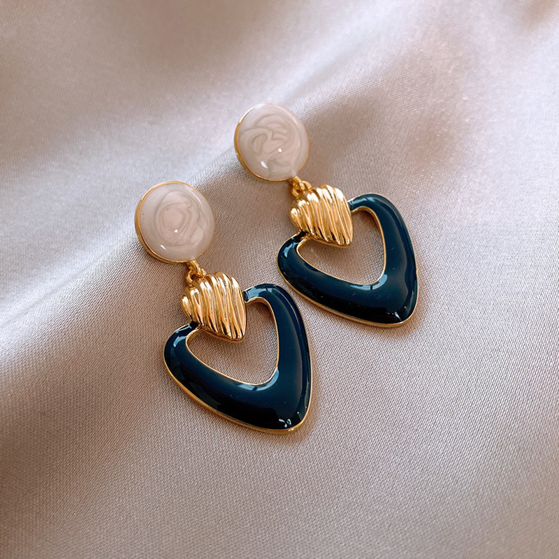 S925 Silver Needle retro Stud earrings, 2021 new trendy earrings, female Internet celebrity style earrings, exaggerated Korean earrings Specification image