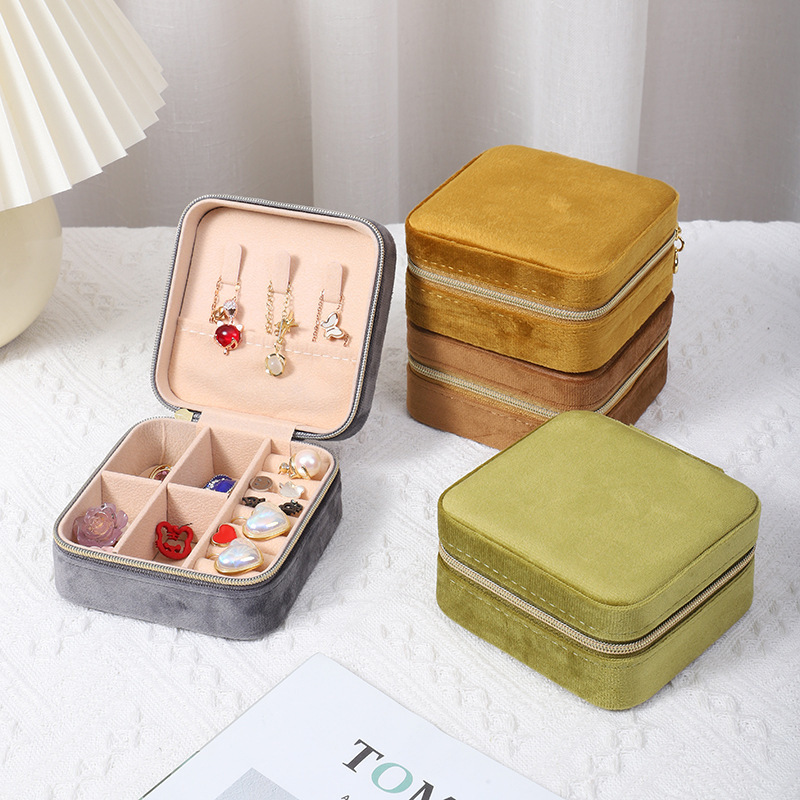 Jewelry Box Small Portable High-Grade Exquisite New Earrings Earrings Necklace Ring Jewelry Storage Box Advanced details Picture