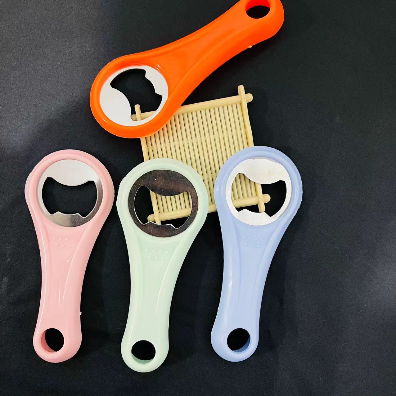 Simple stainless steel bottle opener, beer screwdriver, plastic creative bottle opener, bottle lifting device details Picture