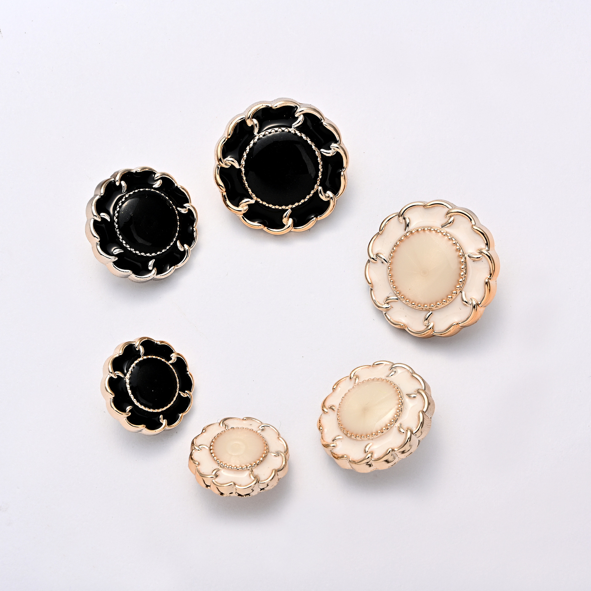 Customized wholesale of new black and white stylish shirt buttons, decorative buttons and cufflinks from the original manufacturer Specification image