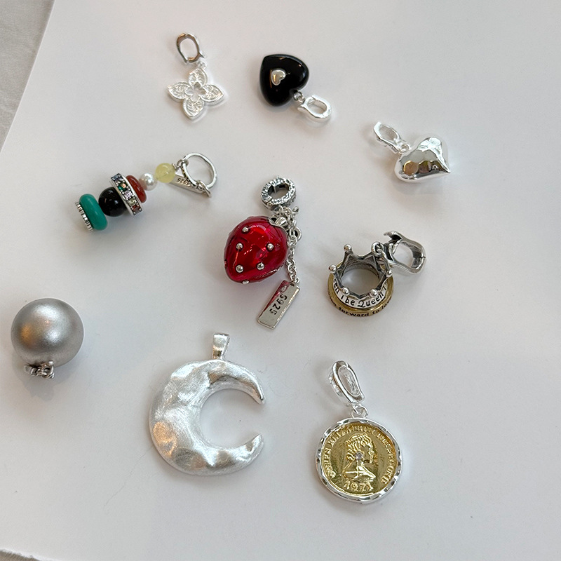 925 sterling silver pendant set, simple handcrafted DIY design, fashionable necklace, suitable for both men and women, semi-finished product wholesale Application Scenario