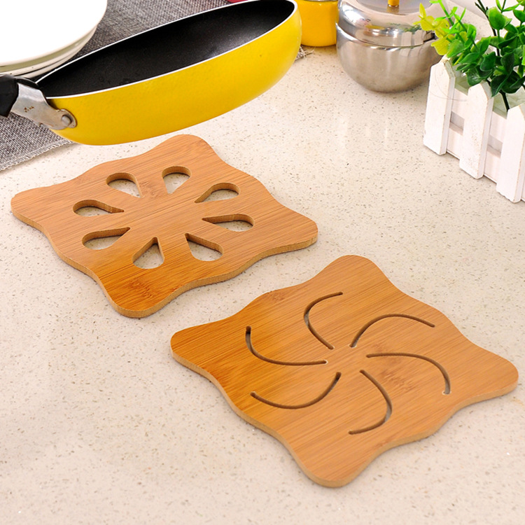 Wooden cartoon heat insulation pads, anti-slip table MATS, pot MATS, bowl MATS, large creative and cute teacup MATS, wholesale coasters Specification image