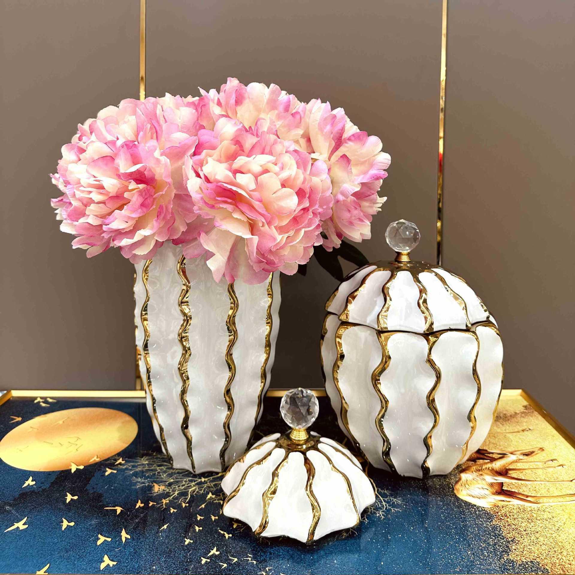 General can vase decoration light luxury process model room export European plated gold ceramic soft decoration porch decoration watermelon pattern gold-plated ceramic vase full figure