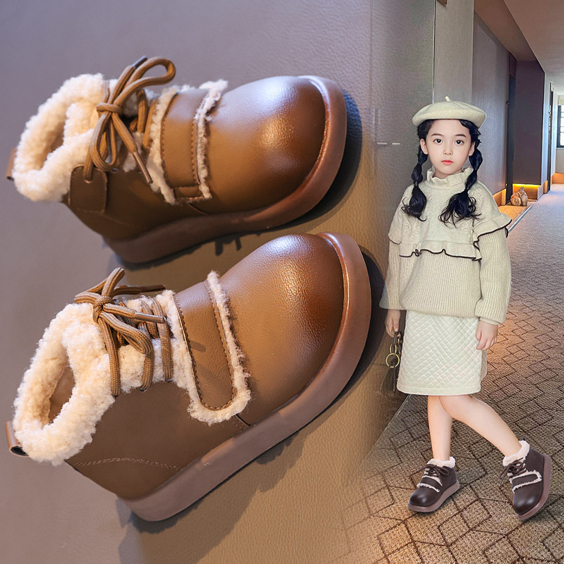 童皮靴实物图