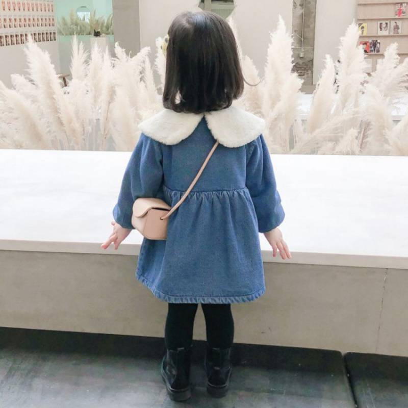 Girls' fleece denim dress for autumn and winter, a stylish princess dress for children aged 1-5 Application Scenario