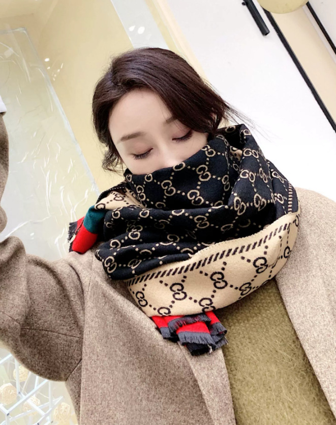 Letter C Korean Version Scarf Shawl Female Dual-Use Net Red Double-Sided 2023 New Warm Every Big Brand Shawl Collar details Picture