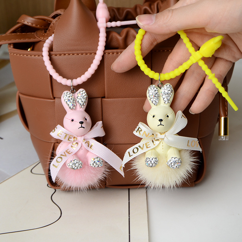 New Diamond Rabbit Keychain Creative Mink Hair Bag Pendant Resin Cartoon Doll Small Gift Application Scenario