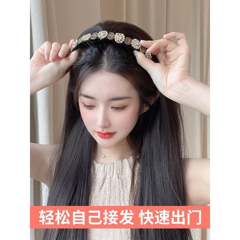 Wig for women, long hair band, wig, one-piece U-shaped half-head cover, long straight hair, natural one-piece faux hair wig Application Scenario