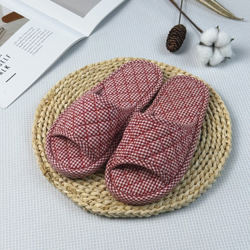 Lote de lanzamiento fondo silencioso zapatillas cuatro estaciones interior hogar antideslizante transpirable sudor piso de madera para hombres y mujeres zapatillas de tela Application Scenario
