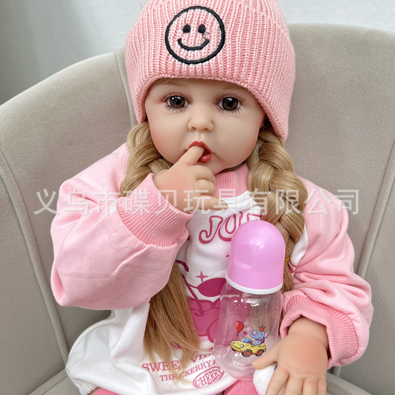 娃娃公仔实物图