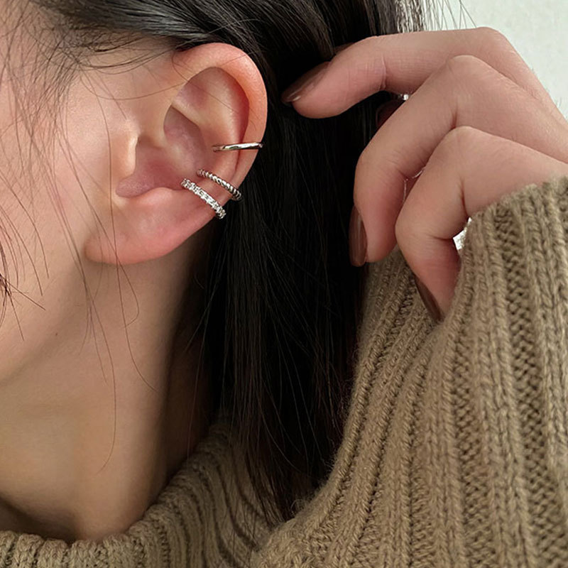The women's light luxury and niche design three-piece set of ear bone clips without ear holes is a new trend in 2024 Specification image