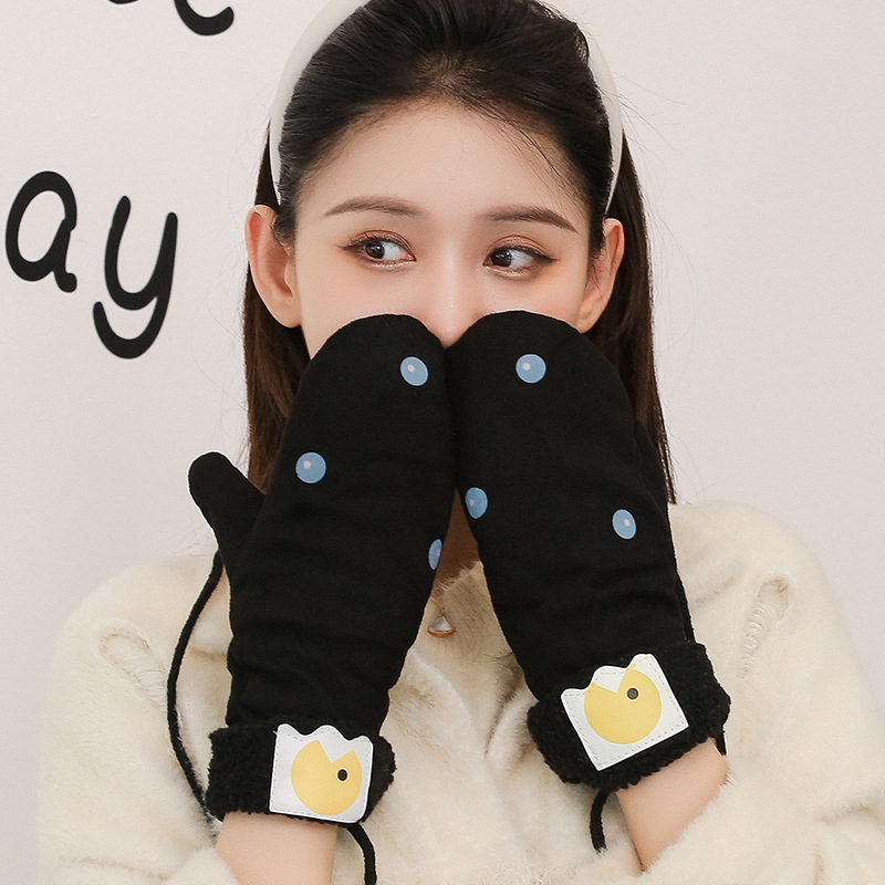 The winter gloves of the girl with thick fleece on the fingers keep warm. The cute cartoon students' fleece gloves for cycling and driving are fashionable details Picture