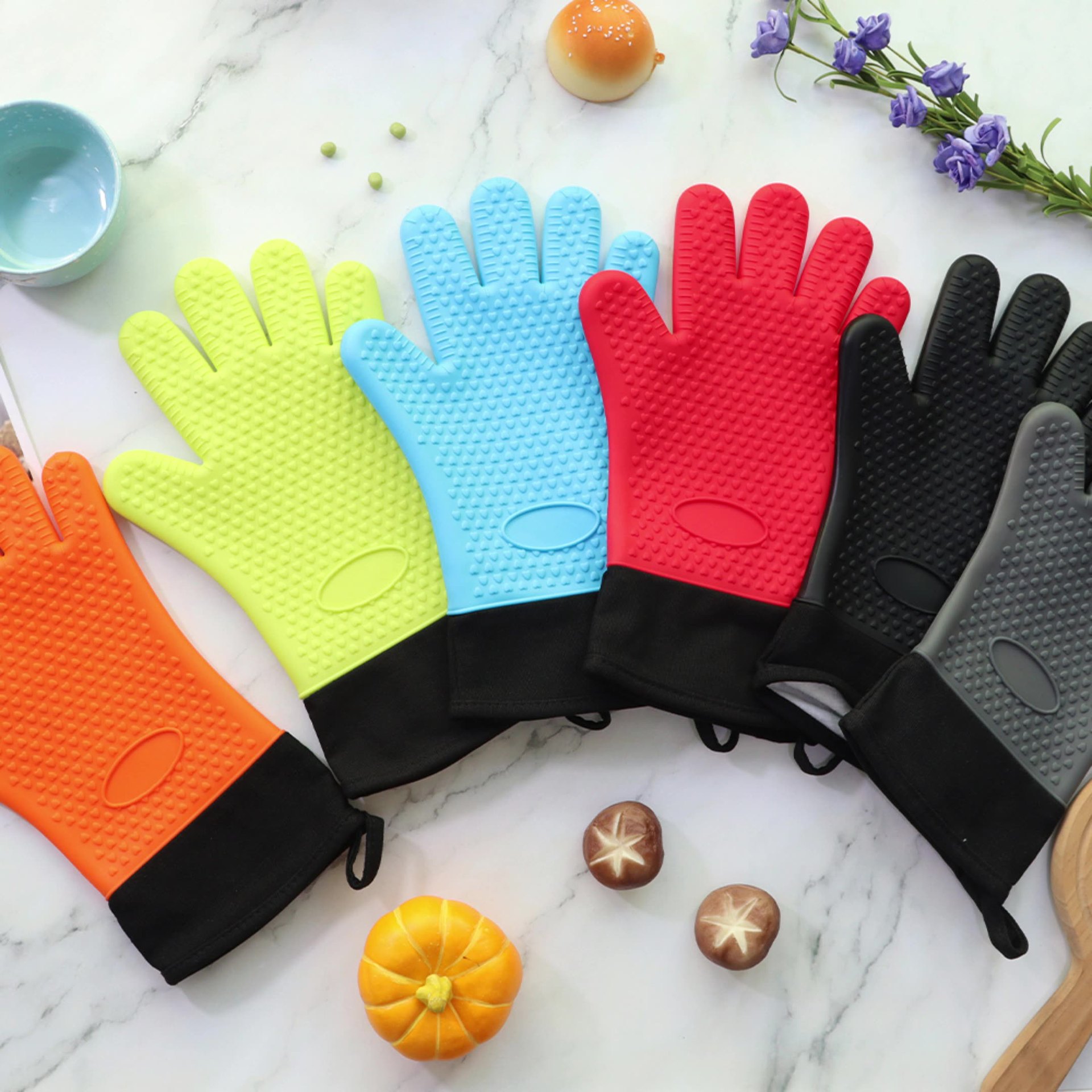 Cross-border silicone gloves Five fingers plus cotton long gloves Kitchen oven microwave oven heat insulation baking oven gloves full figure