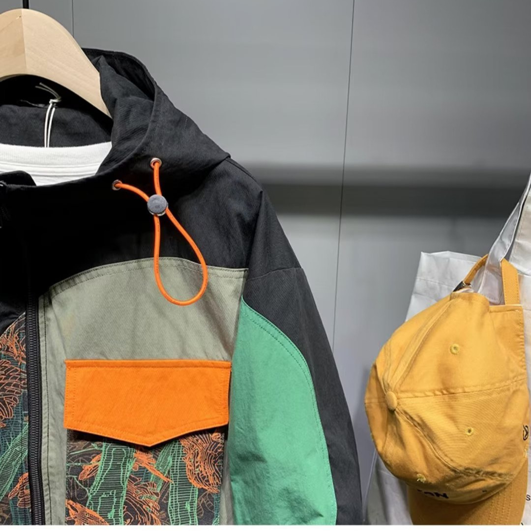 رجل يلبس سترة اصطناعية يرتدي يرتدي سترة اصطناعية Specification image