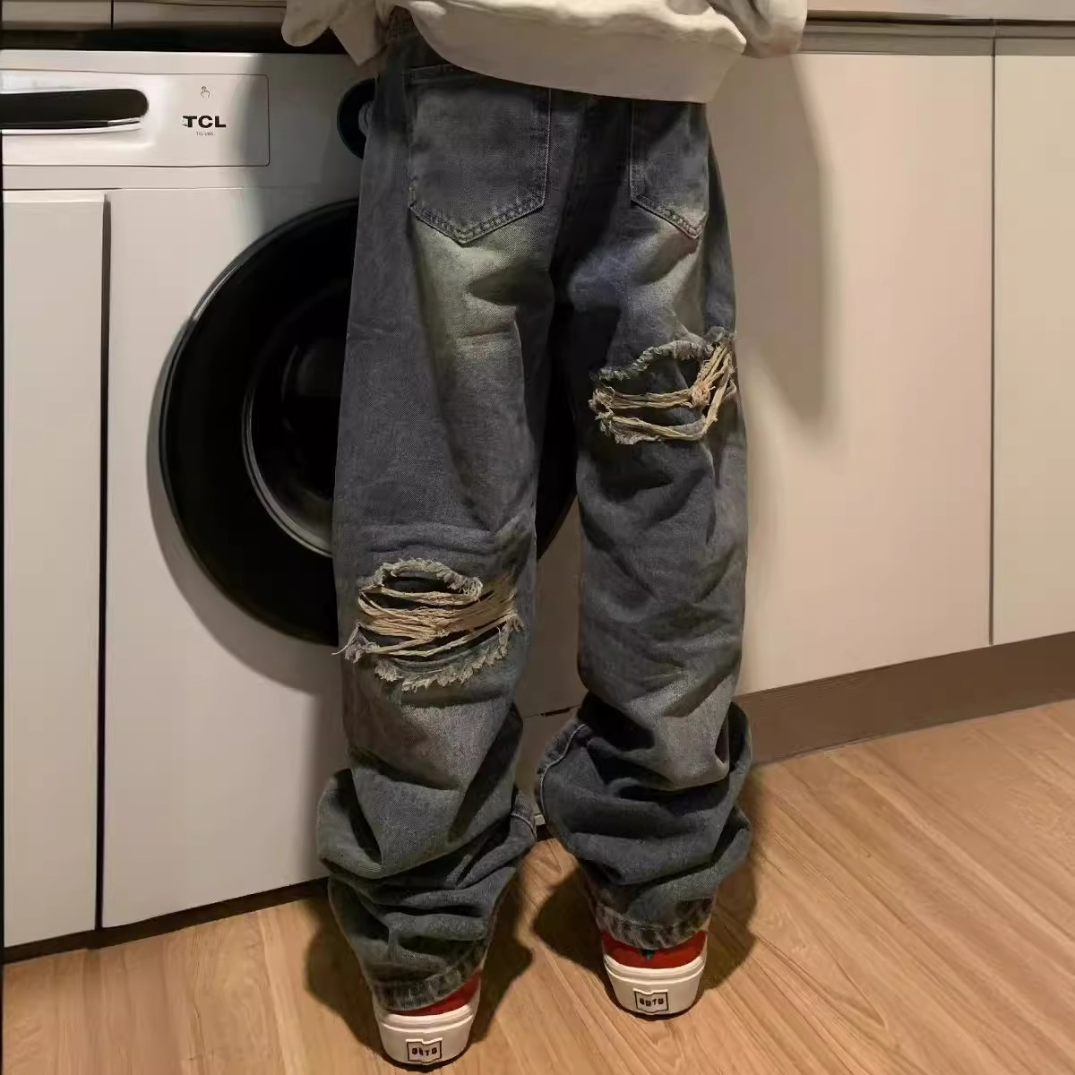 2024 New niche design cartoon patch patch straight-leg jeans for men, loose and versatile couple wide-leg pants Specification image