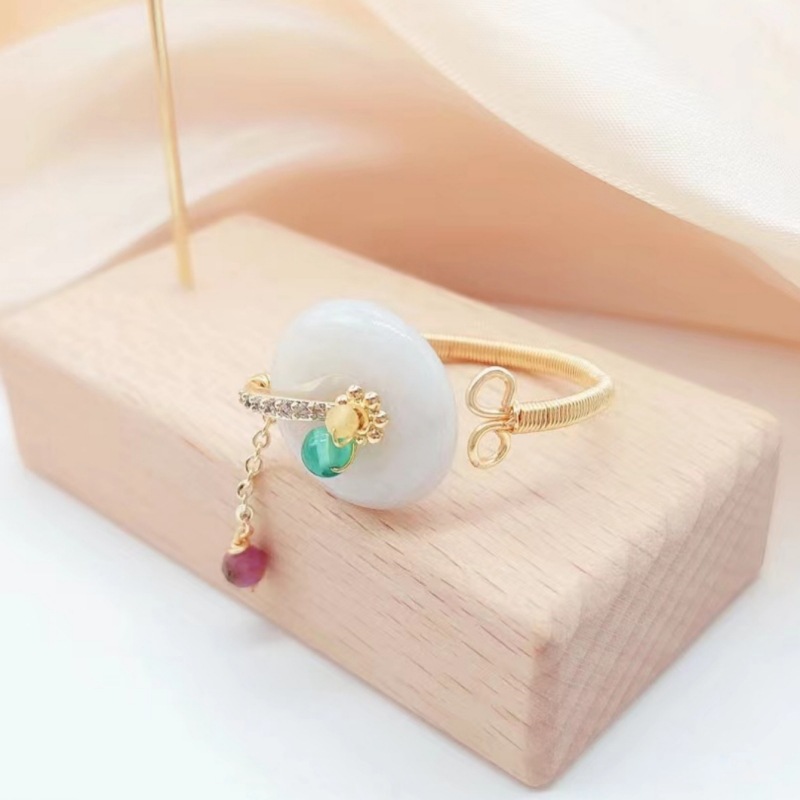 Jz028029 Breeze Summer Jade Peace Buckle Ring Light Luxury Small Female Senior Sense New Design Hand Jewelry Application Scenario