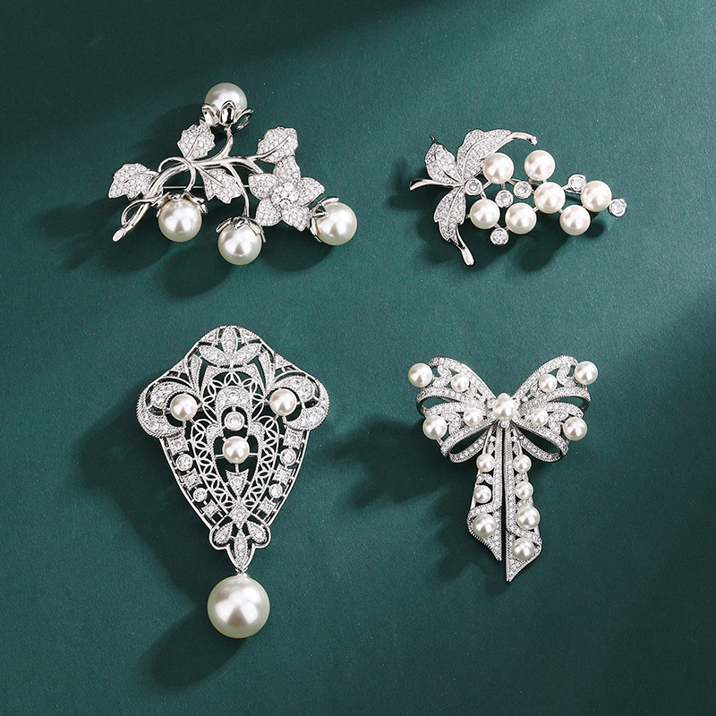 Pearl brooch, wedding dress fixing accessory, brooch, water diamond, pearl, Baroque butterfly brooch