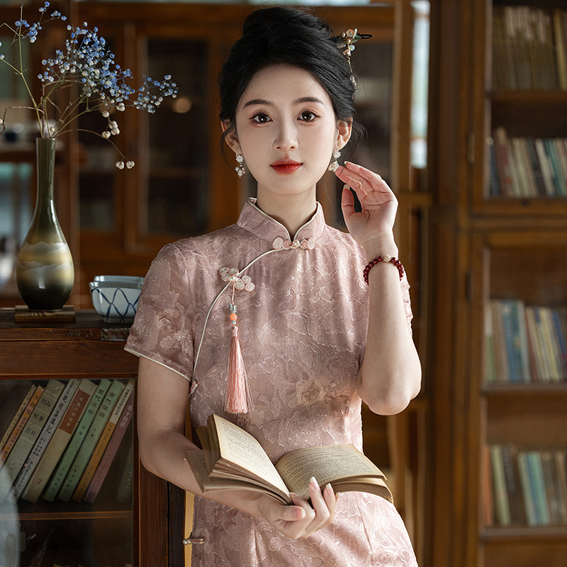 "National Trend pink cheongsam 2025 Summer New Style Women's modified retro Republic of China style New Chinese style high-end young cheongsam. Item Picture