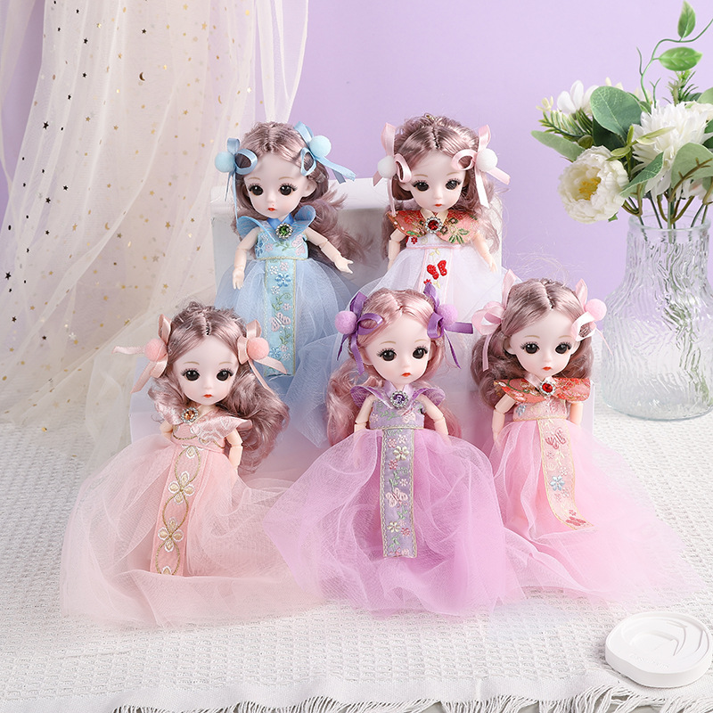 女创意新春汉服娃娃钥匙扣精品人偶批发外贸礼品挂件包包汽车挂饰