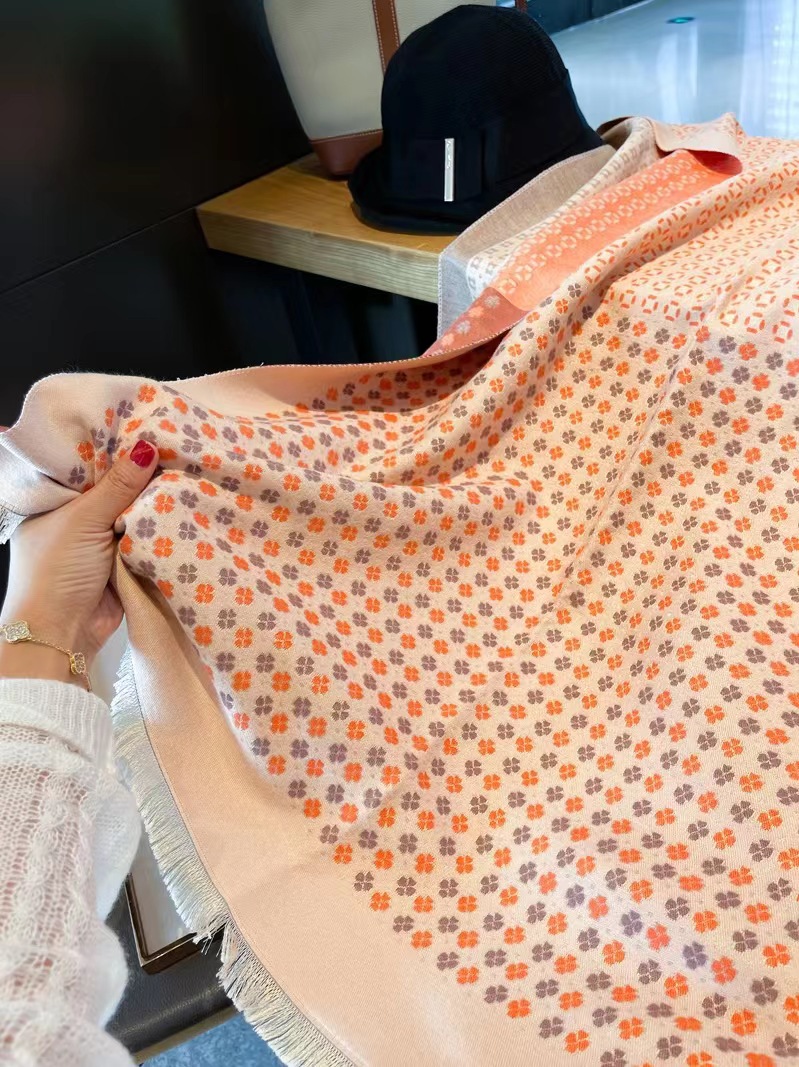 Air-Conditioned Room Shawl Gentle Korean Plaid Scarf Female Korean Version Of Everything Long Thick Warm Imitation Cashmere Bib details Picture