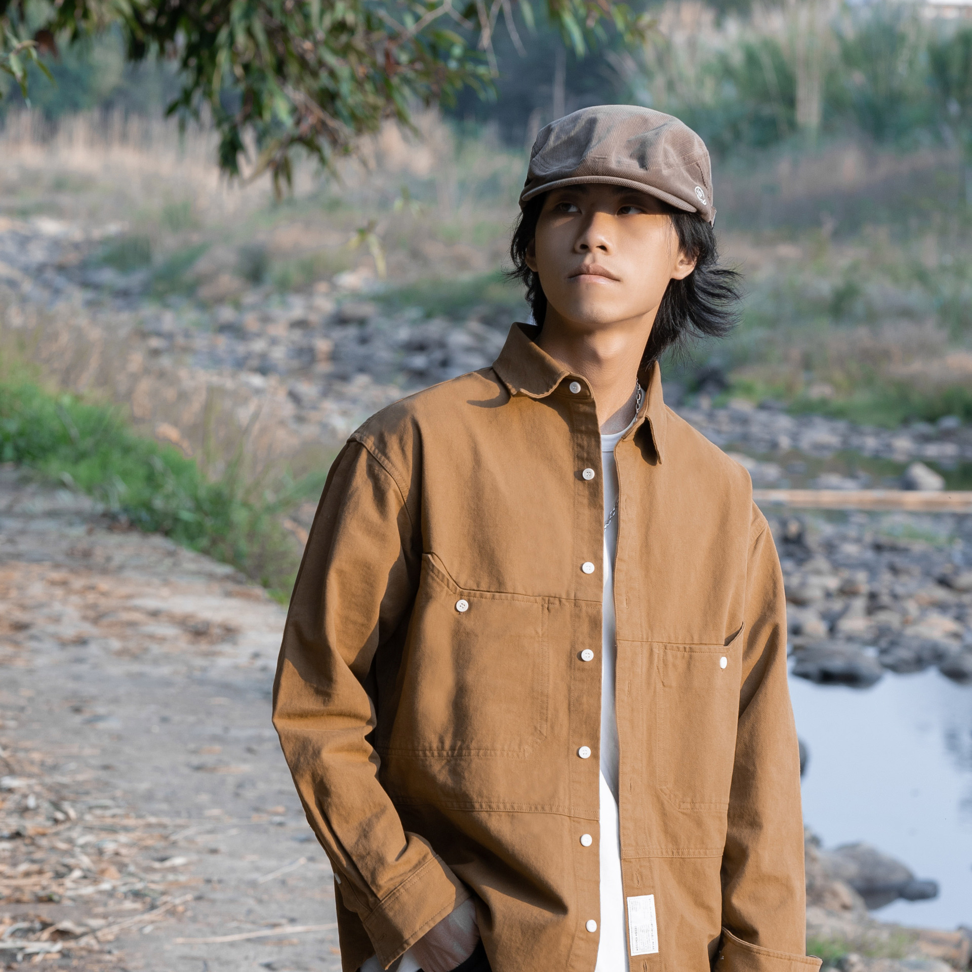 The 2023 Spring and Autumn new collection features a 100% pure cotton Japanese-style men's shirt, a cool and stylish solid-color workwear long-sleeved shirt Application Scenario