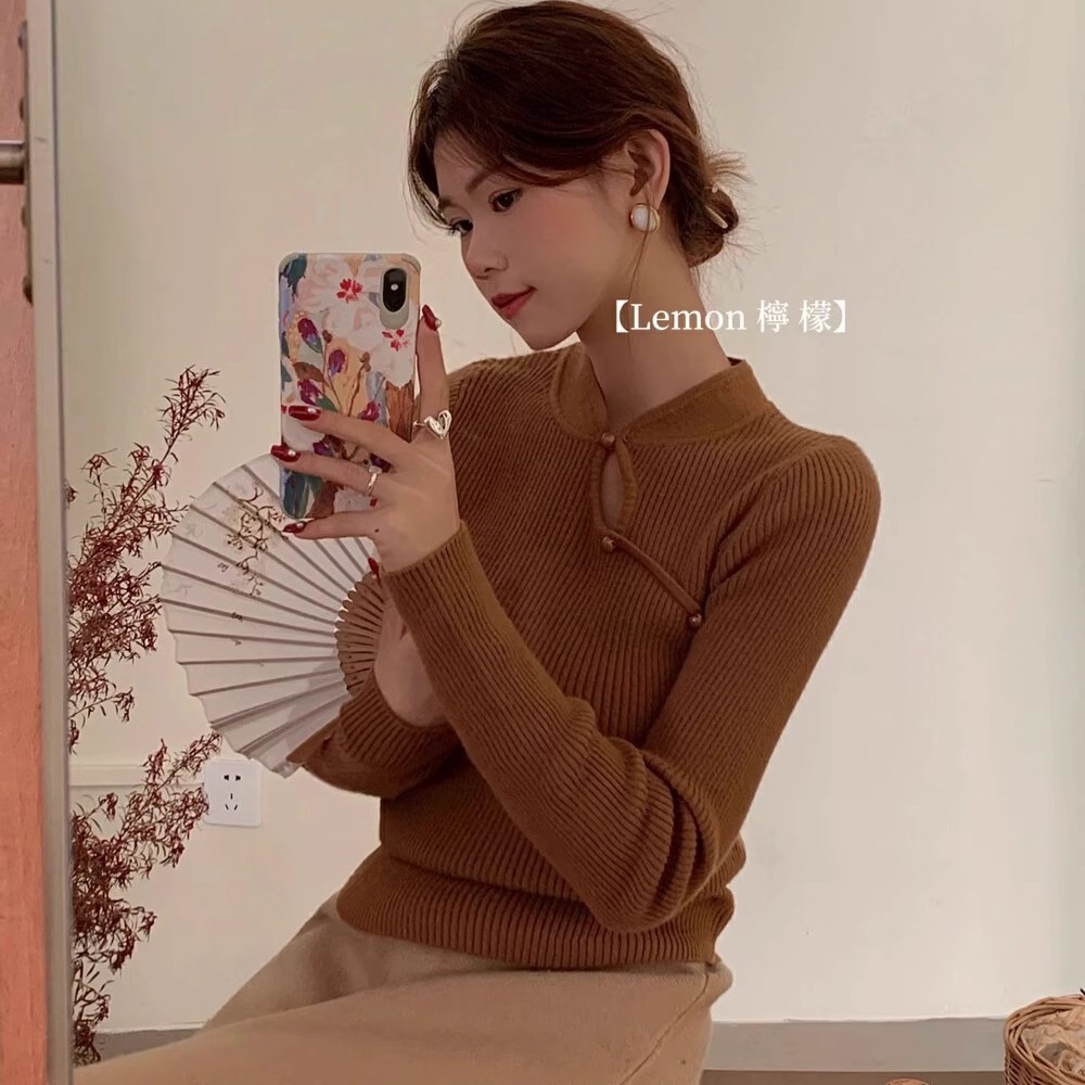 New Chinese Style Top Women's Winter High-Grade Feeling Disc Buckle Knitwear Spring And Autumn New Red Slim-Fit Bottom Sweater Woman details Picture