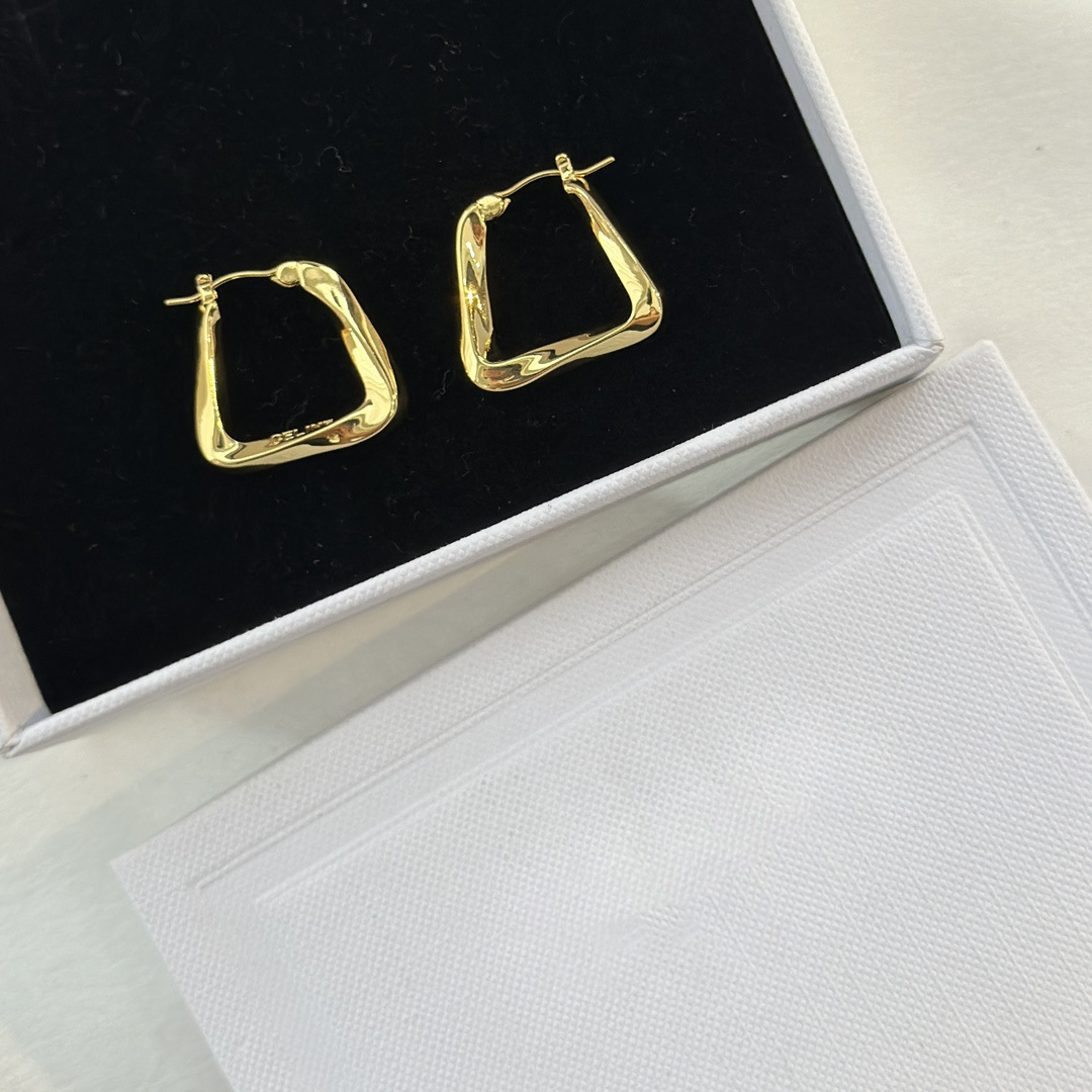 New French Retro Metal Geometric Twisted Triangular Buckle Female Cold Wind Small High-Grade Sense Ring Earrings Female Specification drawing