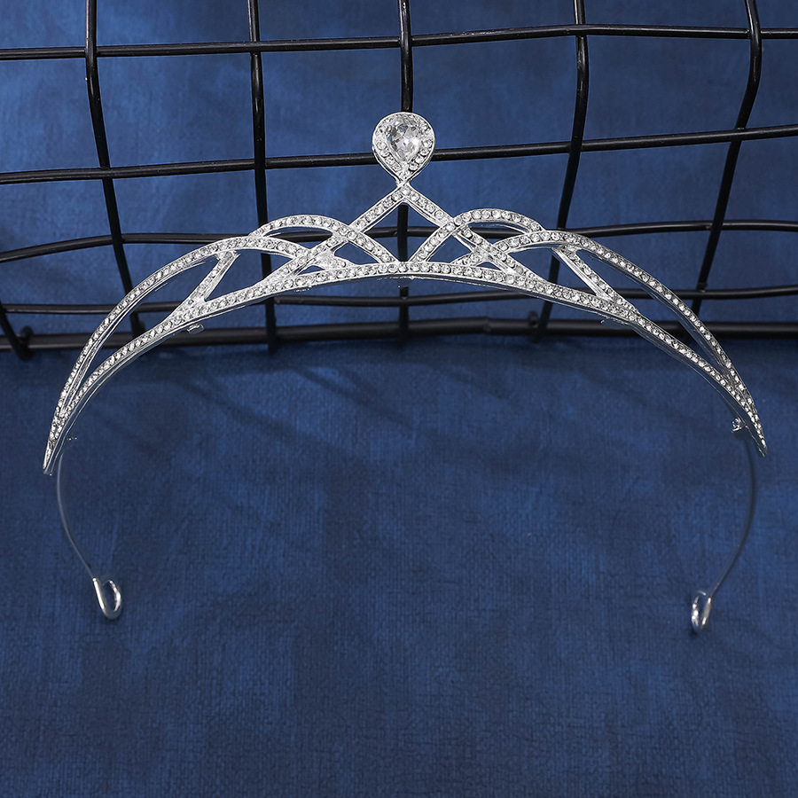 Fashionable and popular crown queen pearl hairpins Birthday headwear wedding dress headwear Princess crown bride headband hair band Application Scenario