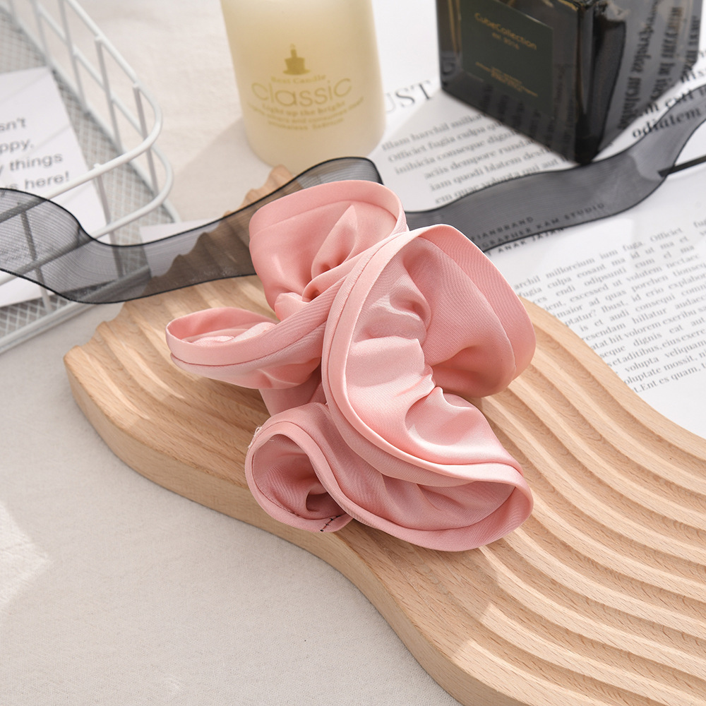 Fashionable solid color satin large intestine hair band and hair tie, high-end version fabric hair tie, simple and versatile hair accessory wholesale Application Scenario
