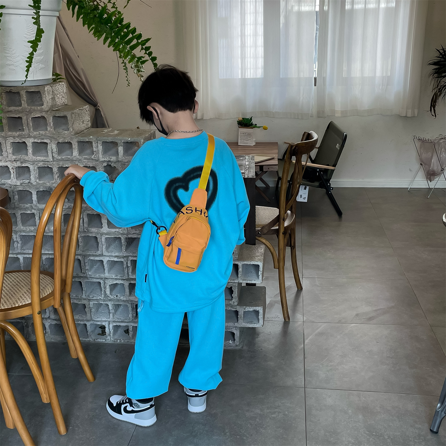 Streetwear children's crossbody bag, Korean-style foreign trade boys' canvas small chest bag, fashionable baby outdoor sports accessory bag, trendy Specification image