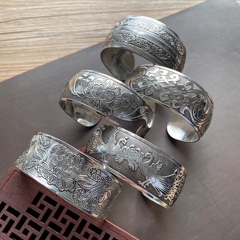 Retro ethnic style silver bracelet, European and American carved wide opening bracelet, fashionable and individual Miao silver aged ancient-style jewelry