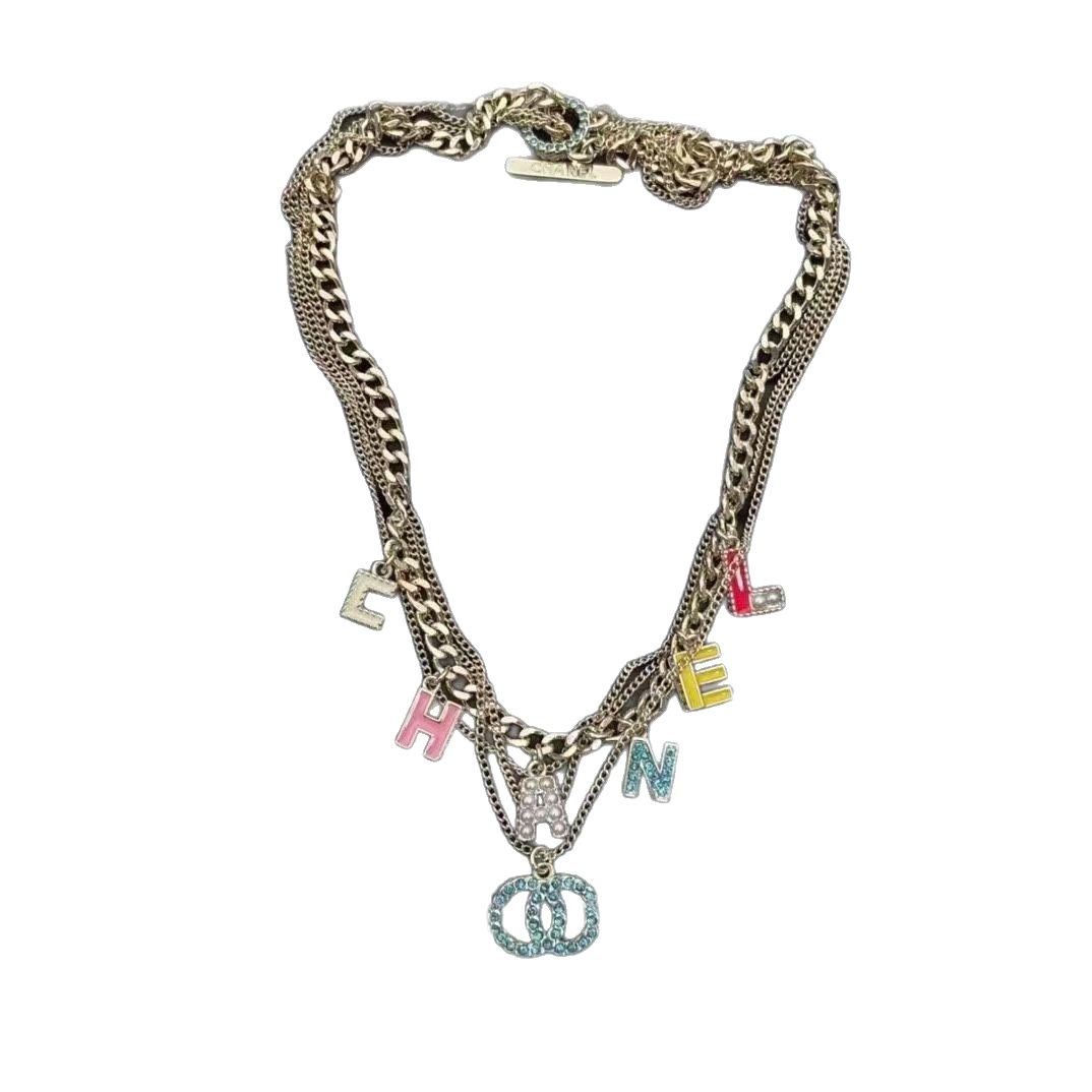 Real photo of the classic necklace of Xiangjia for girls in the high school version, featuring a light luxury color letter-set diamond fashion jewelry, double C small Xiangjia style V gold Item Picture