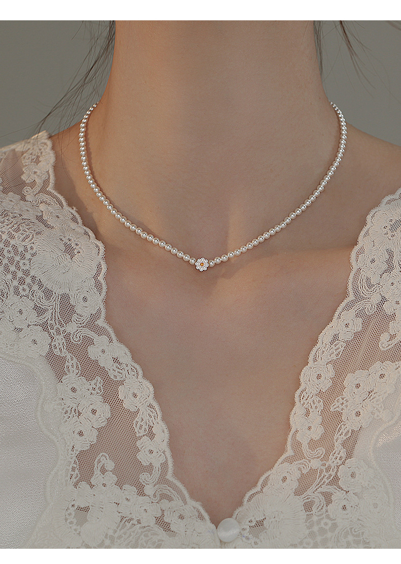 Millet pearl Daisy pearl necklace accessory for women, timeless, versatile for autumn and winter, high-end style, simple collarbone necklace accessory pic 18