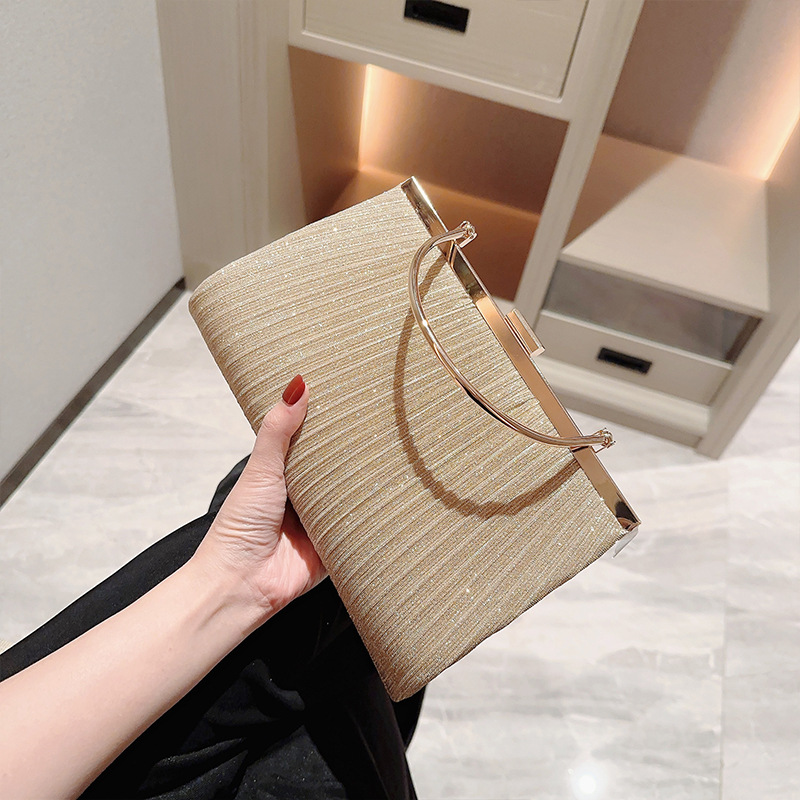 New Shiny Ruffled Large Capacity Handbag Female Princess Bag Skew Straddle Dinner Bag Dress Bag Ktv Bag Small details Picture