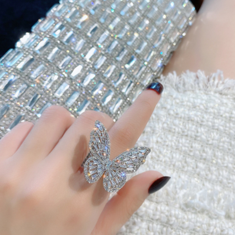 Wholesale rings, Yiwu jewelry sources, street stalls selling hot hollowed-out butterfly rings, exaggerated rings, non-fading jewelry details Picture