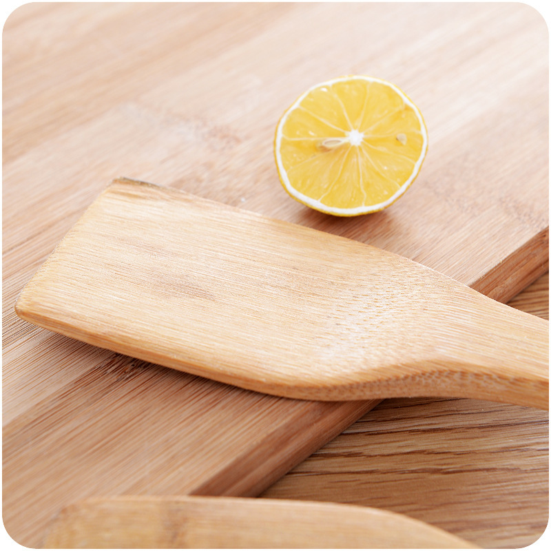 Bamboo and wood spatula, non-stick pan, kitchen cooking and stir-frying bamboo and wood spatula, household non-damaging pan, square long-handled bamboo and wood spatula Application Scenario