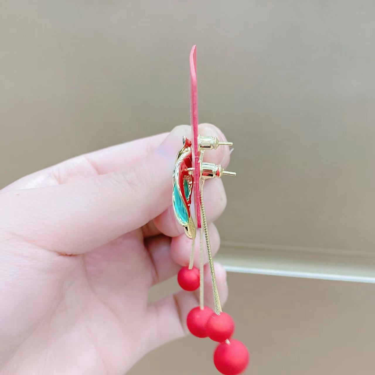 【 Silver Needle 】 New Chinese-style spring and summer leaf tassel Pearl Silver needle earrings, a popular bestseller in live-streaming by Internet celebrities Application Scenario
