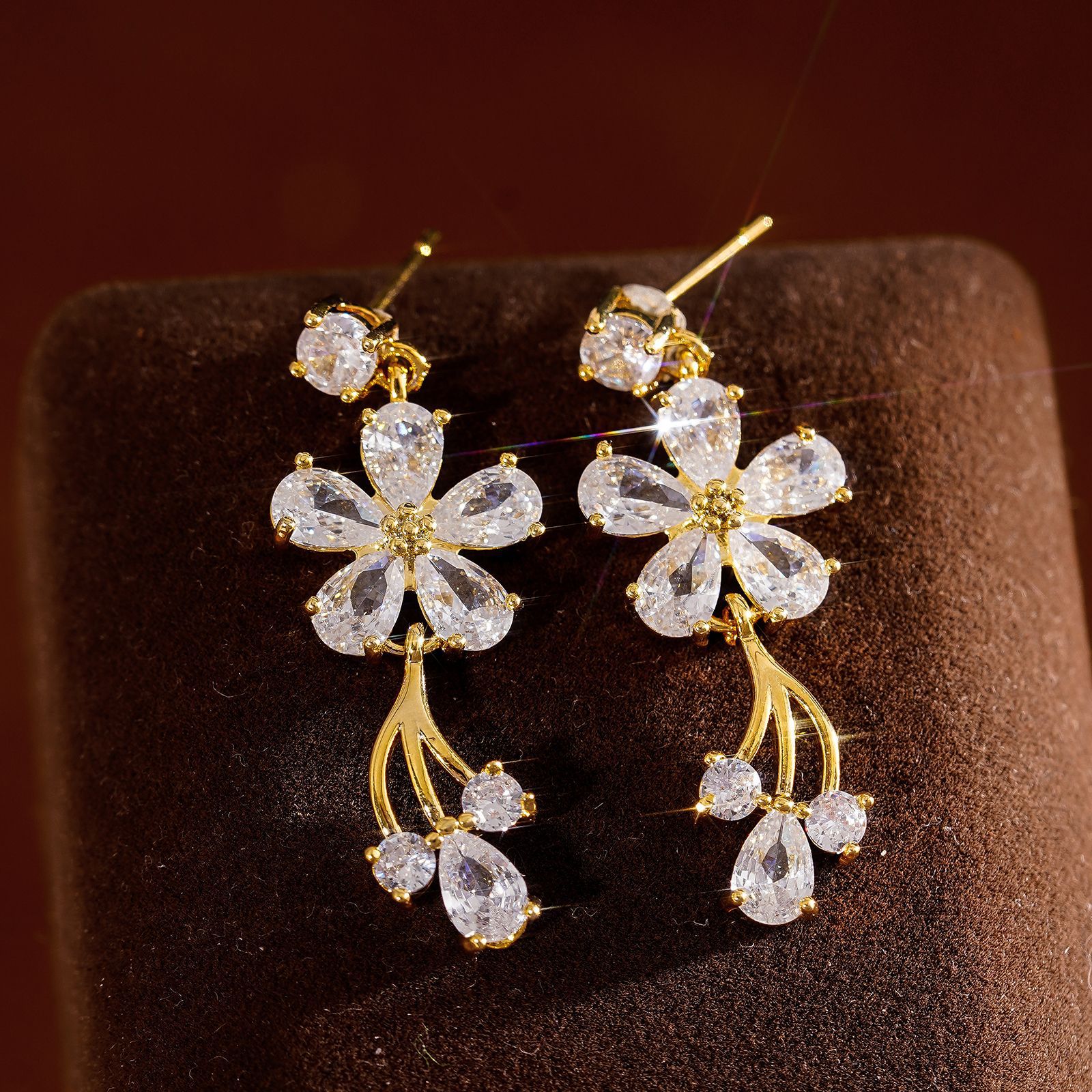 s925银针水滴锆石双花朵耳钉女轻奢气质高级感耳钉小众设计感耳饰详情2